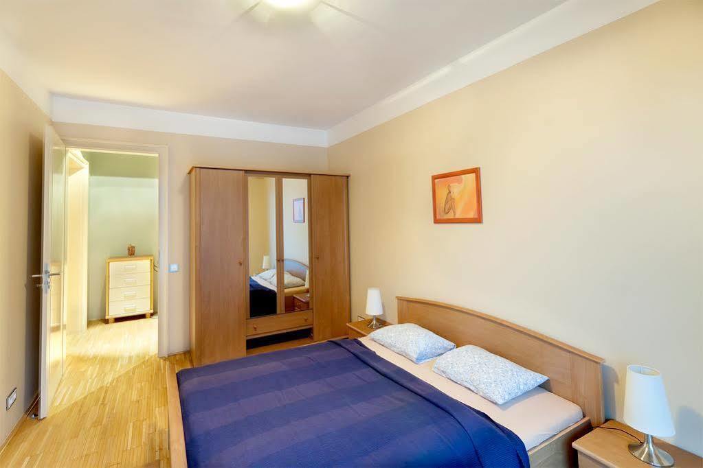 Luxury Apartment River Diamond Residence Прага Екстер'єр фото