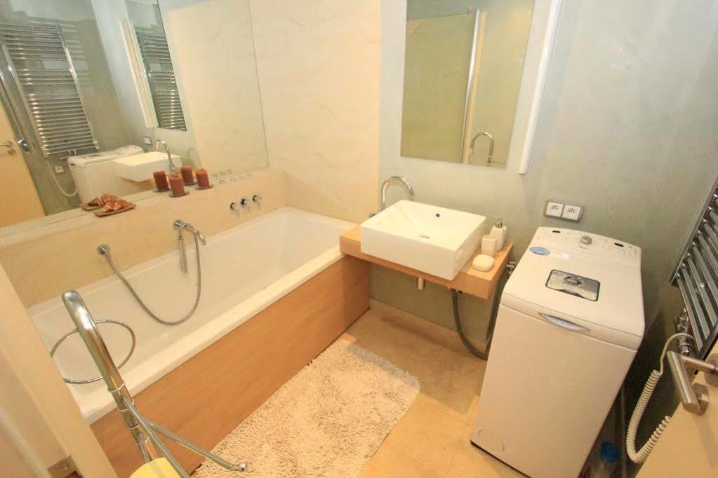 Luxury Apartment River Diamond Residence Прага Екстер'єр фото