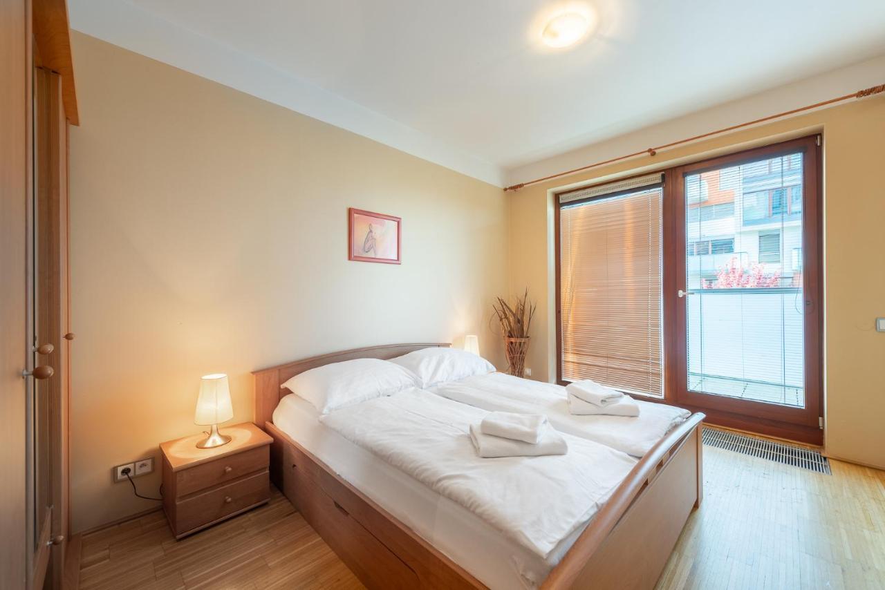 Luxury Apartment River Diamond Residence Прага Екстер'єр фото