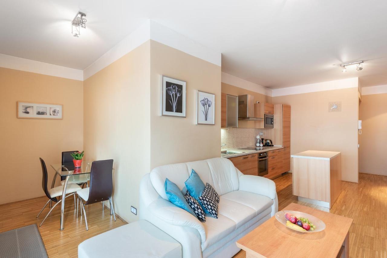 Luxury Apartment River Diamond Residence Прага Екстер'єр фото
