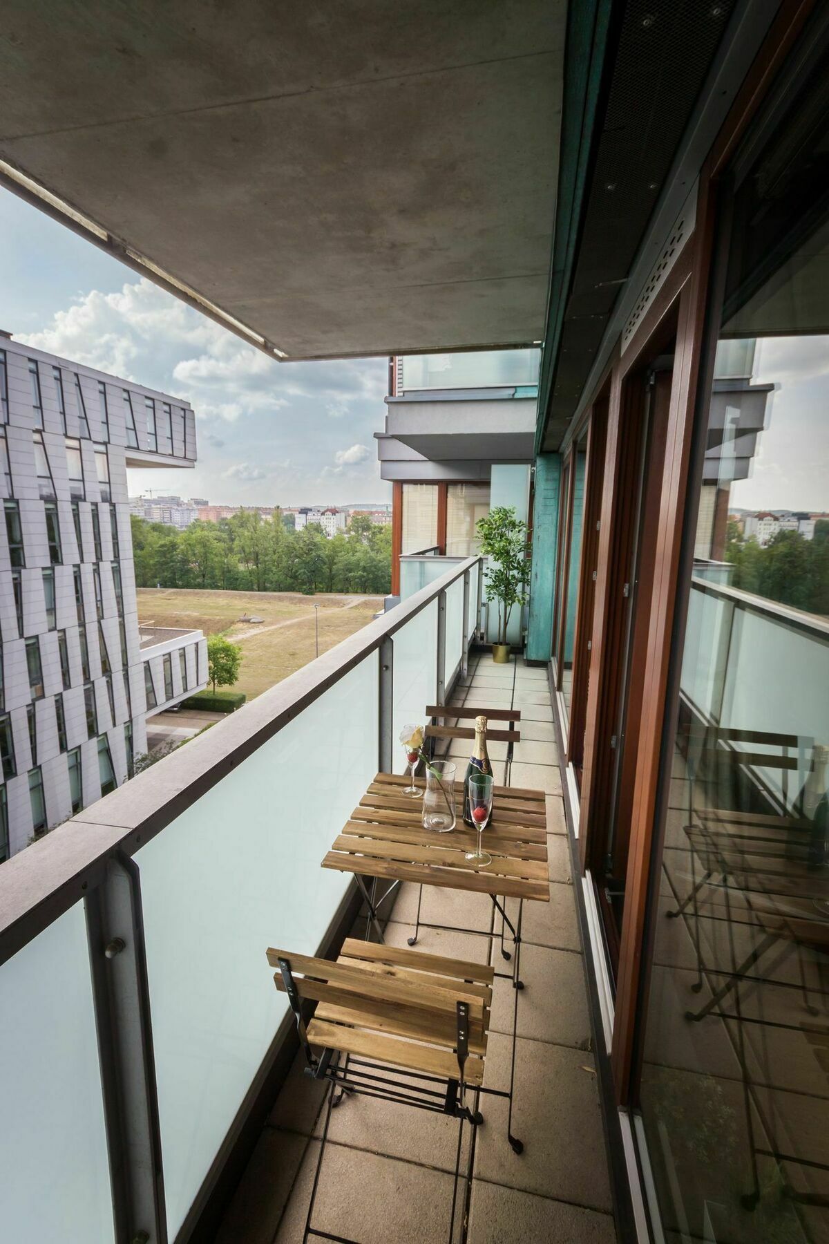 Luxury Apartment River Diamond Residence Прага Екстер'єр фото